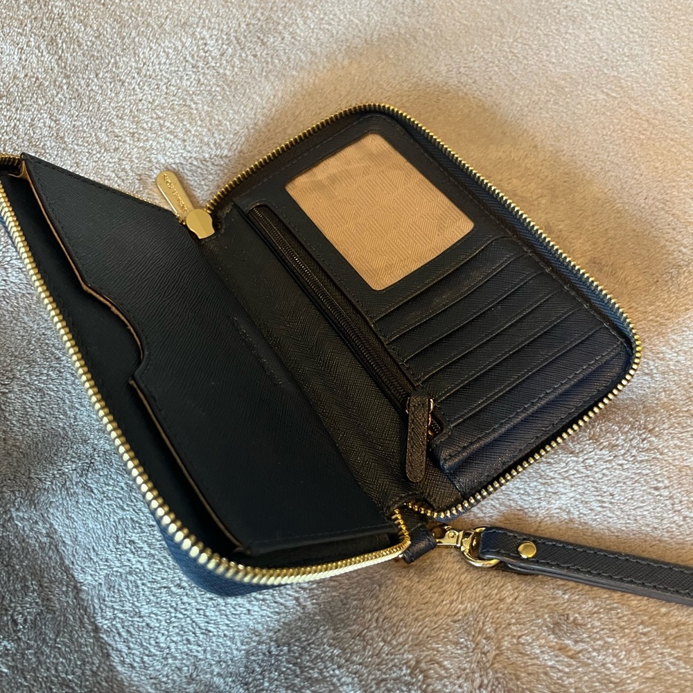 Michael Kors Smartphone Wristlet in Navy - Picture 4 of 4
